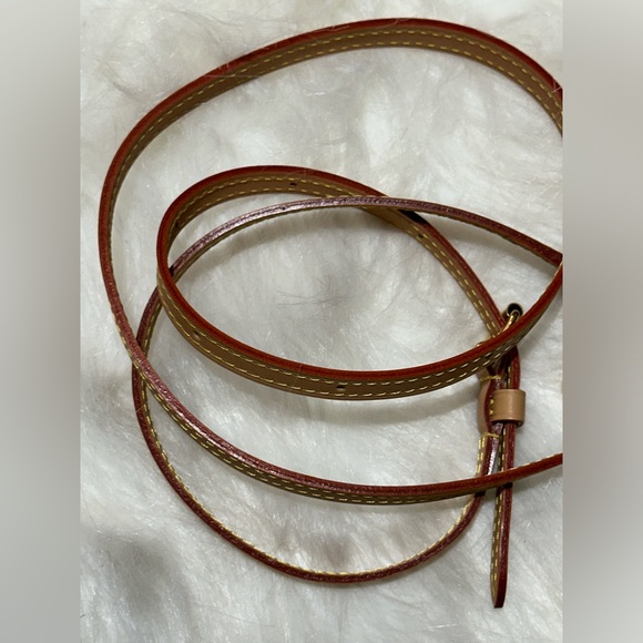 Louis Vuitton pouch - Picture 9 of 9